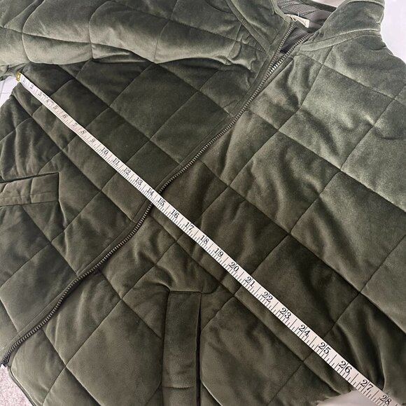Main Strip Velvet Quilted Jacket - Picture 9 of 10